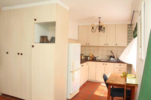 Hostal Demepran Grove B & B