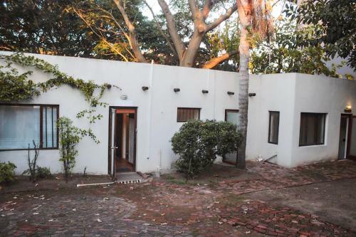 Hostal Demepran Grove B & B