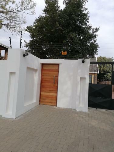 Hostal More-inn Guest House