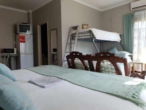 Hostal Heidi's Place Guesthouse
