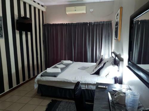 Hostal Heidi's Place Guesthouse
