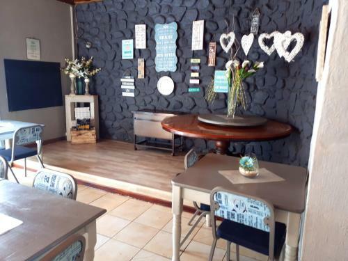 Hostal Heidi's Place Guesthouse