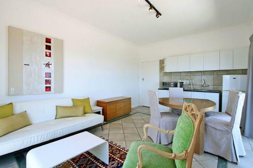 Apartamento On The Beach In Campsbay