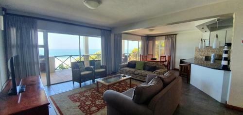 Luxurious 4 Bedrooms Villa In Brenton On The Rocks