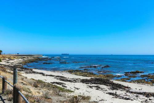 Mouille Point Apartment