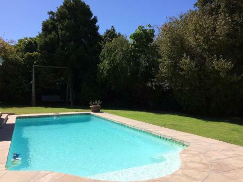 Bed & Breakfast Camelot In Constantia