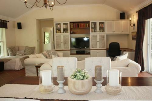 Bed & Breakfast Camelot In Constantia