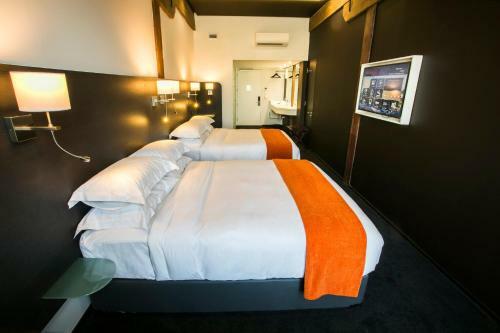 Signature Lux Hotel By Onomo, Waterfront