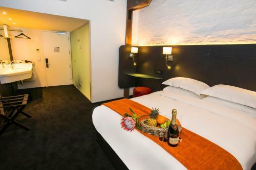 Signature Lux Hotel By Onomo, Waterfront