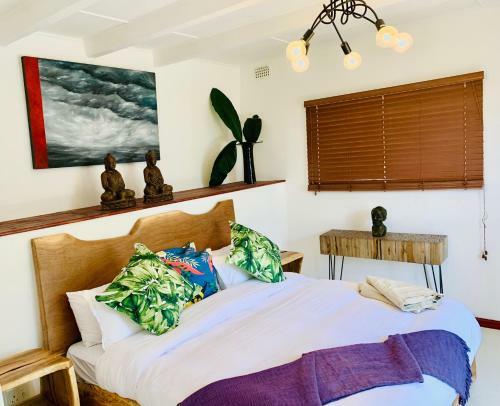 Sun & Sea In A Downtown Mediterranean Villa