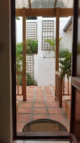 Hostal Bayview Studio