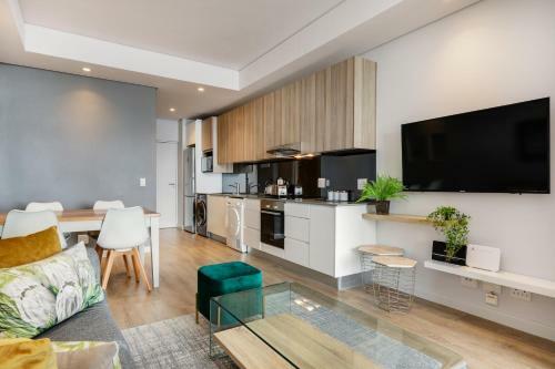 Eco Balcony Apartment Near Table Mountain