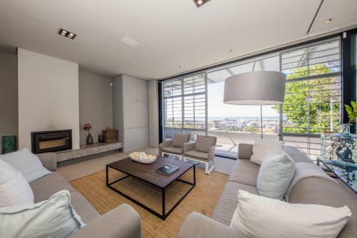 Loader Villa