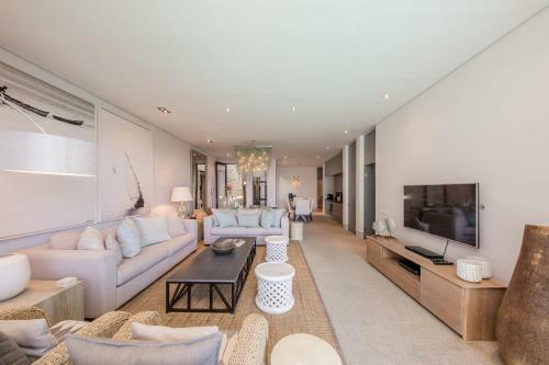 Loader Villa