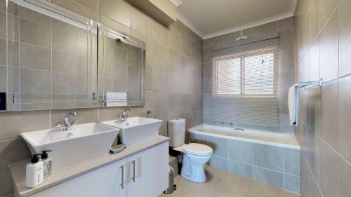 Apartamento Malata Beachfront Condo 27