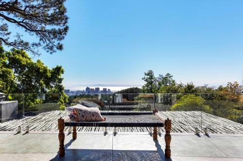 Villa Mountainside, Boho-chic Retreat With Natural Pool
