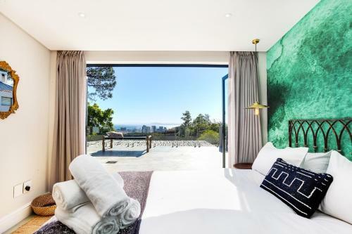 Villa Mountainside, Boho-chic Retreat With Natural Pool