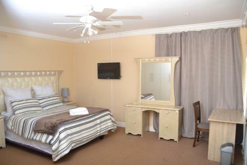 Hostal Alamein Guesthouse