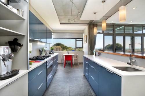 Atlantic Blue Villa At Pilots