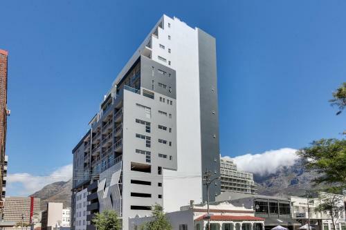 Trendy New York Style Apartment Near Table Mountain