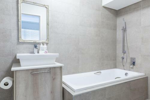 Waters Edge Self-catering Apartments
