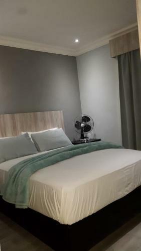 Hostal Elly Lodge