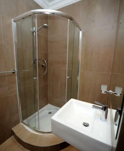 Hostal Elly Lodge