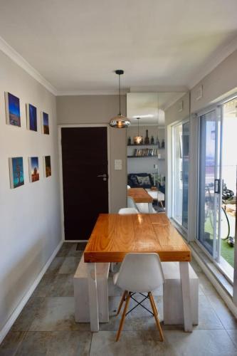 Apartamento 2 Bedroom With Harbour And Mountain Views!