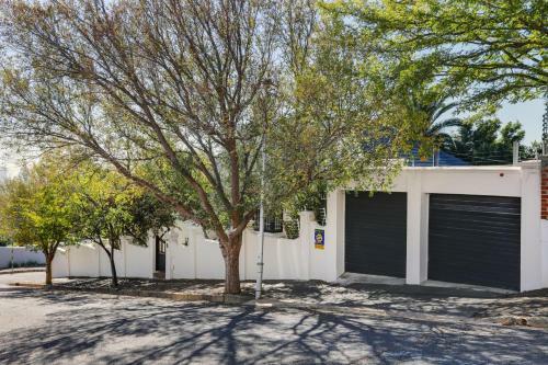 Victorian Manor House On Table Mountain