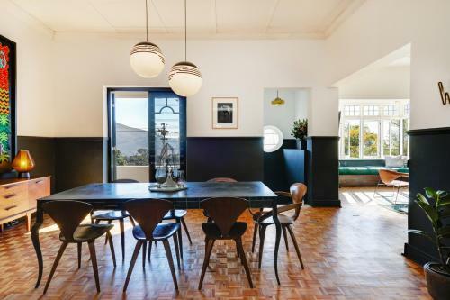 Victorian Manor House On Table Mountain
