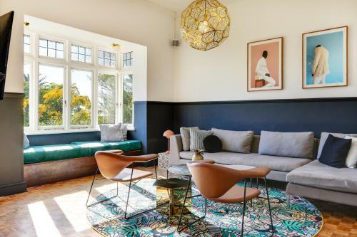 Victorian Manor House On Table Mountain