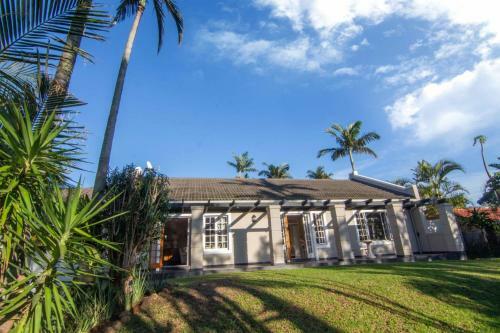 Villa 15 Oyster Crescent