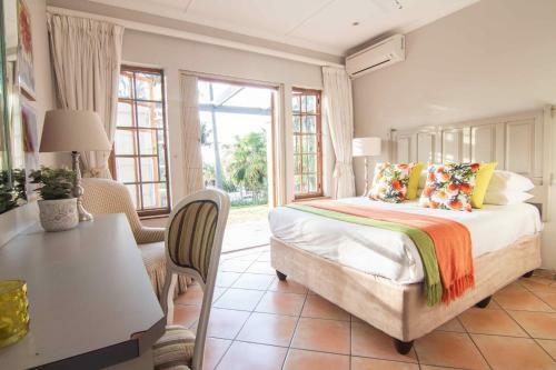 Villa 15 Oyster Crescent