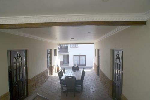 Hostal Albion Manor