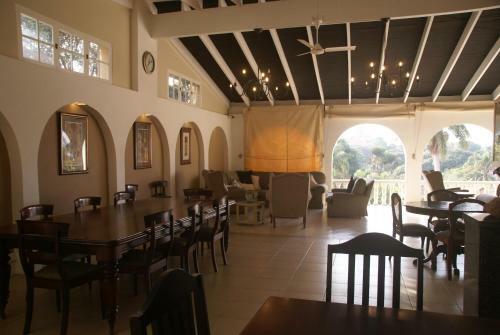 Hostal Albion Manor