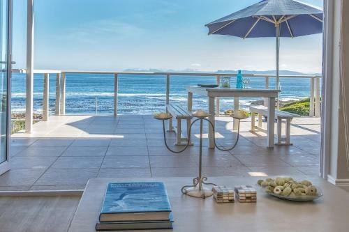 Gansbaai Seafront Holiday House - "ons C-huis"