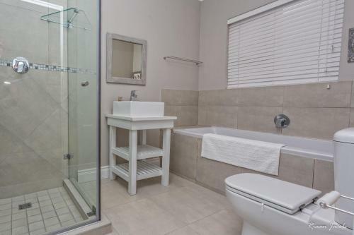 Gansbaai Seafront Holiday House - "ons C-huis"