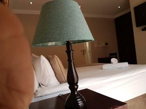 Hostal Fairview Bed And Breakfast - Double Bedroom 2