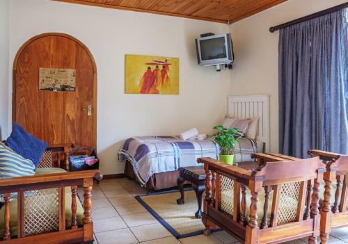 Hostal Crowned Crane