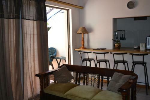 Hostal Crowned Crane