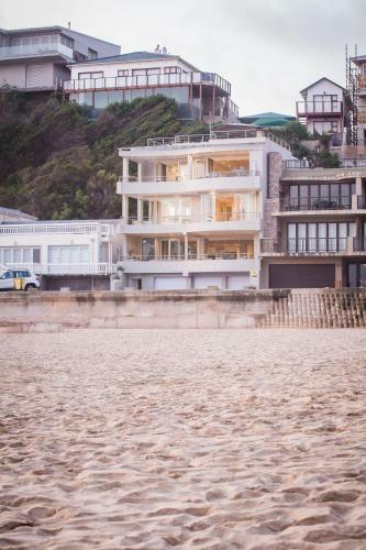 Hostal Waves Of Grace Seafront Villa