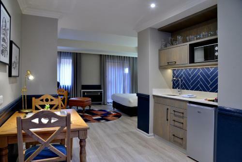 Courtyard Hotel Rosebank
