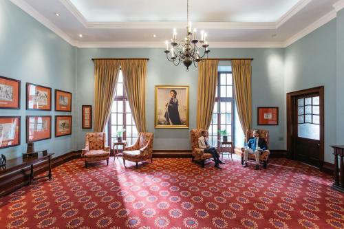 Hotel Rand Club Suites