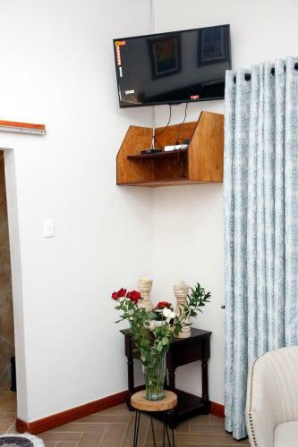 Hostal Travetel Or Tambo Airport