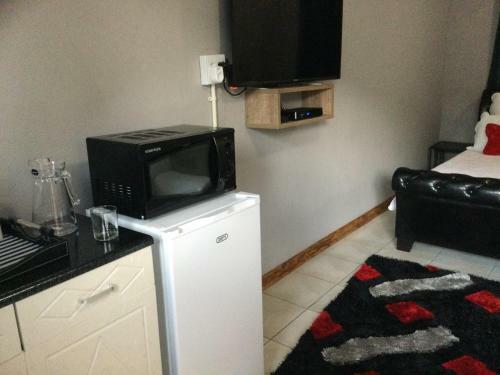 Ruros Guest House