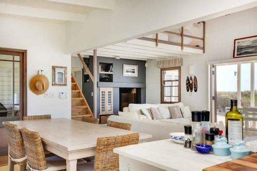 Bungalow Beach Villa