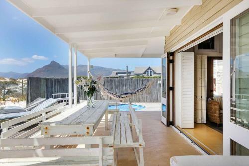 Bungalow Beach Villa