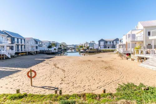 Cosy Beach Bungalow