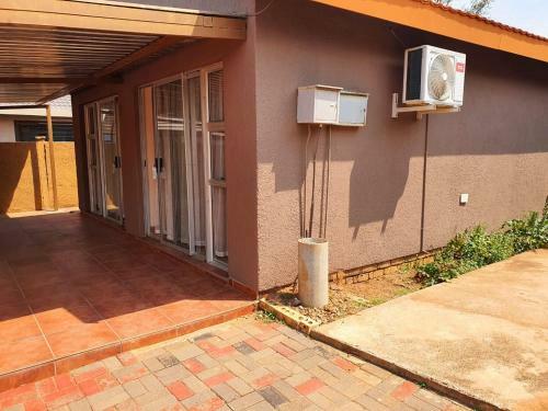 Hostal Tenacity Mafikeng Guesthouse