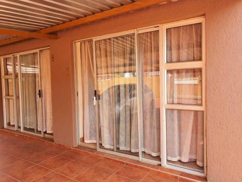 Hostal Tenacity Mafikeng Guesthouse